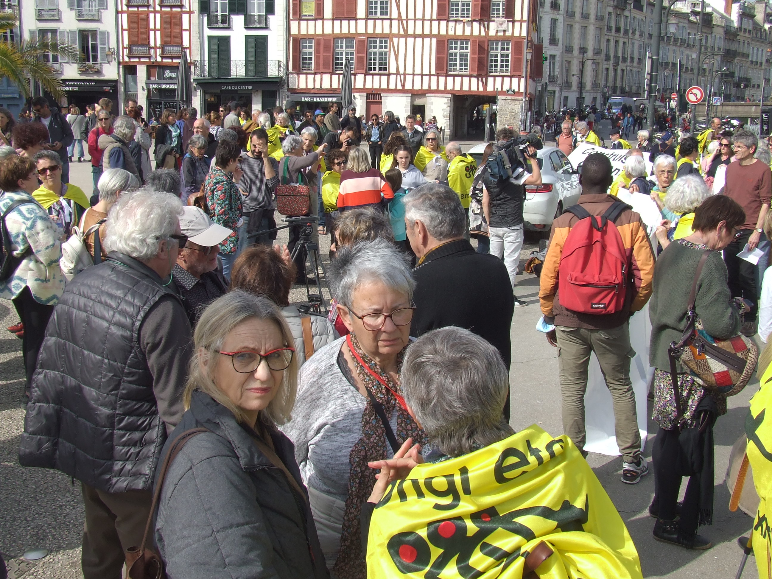 Chaîne humaine Bayonne mars 2022