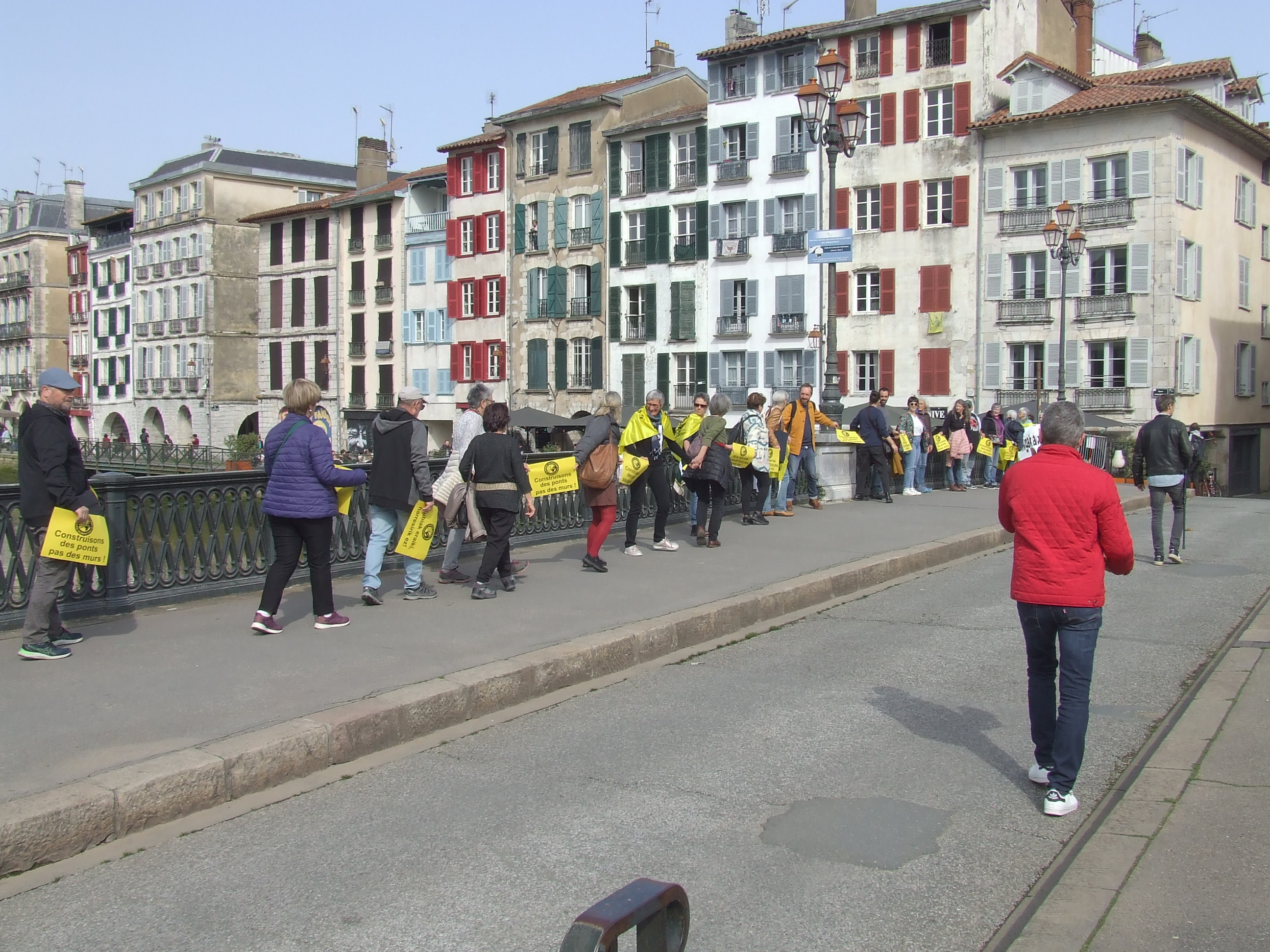 Chaîne humaine Bayonne mars 2022