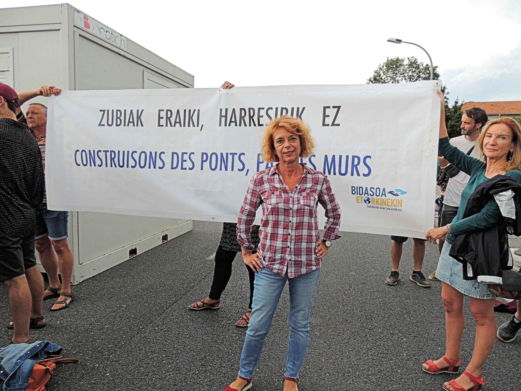  rassemblement de protestation suite à la fermeture du pont Hendaye juillet 2023