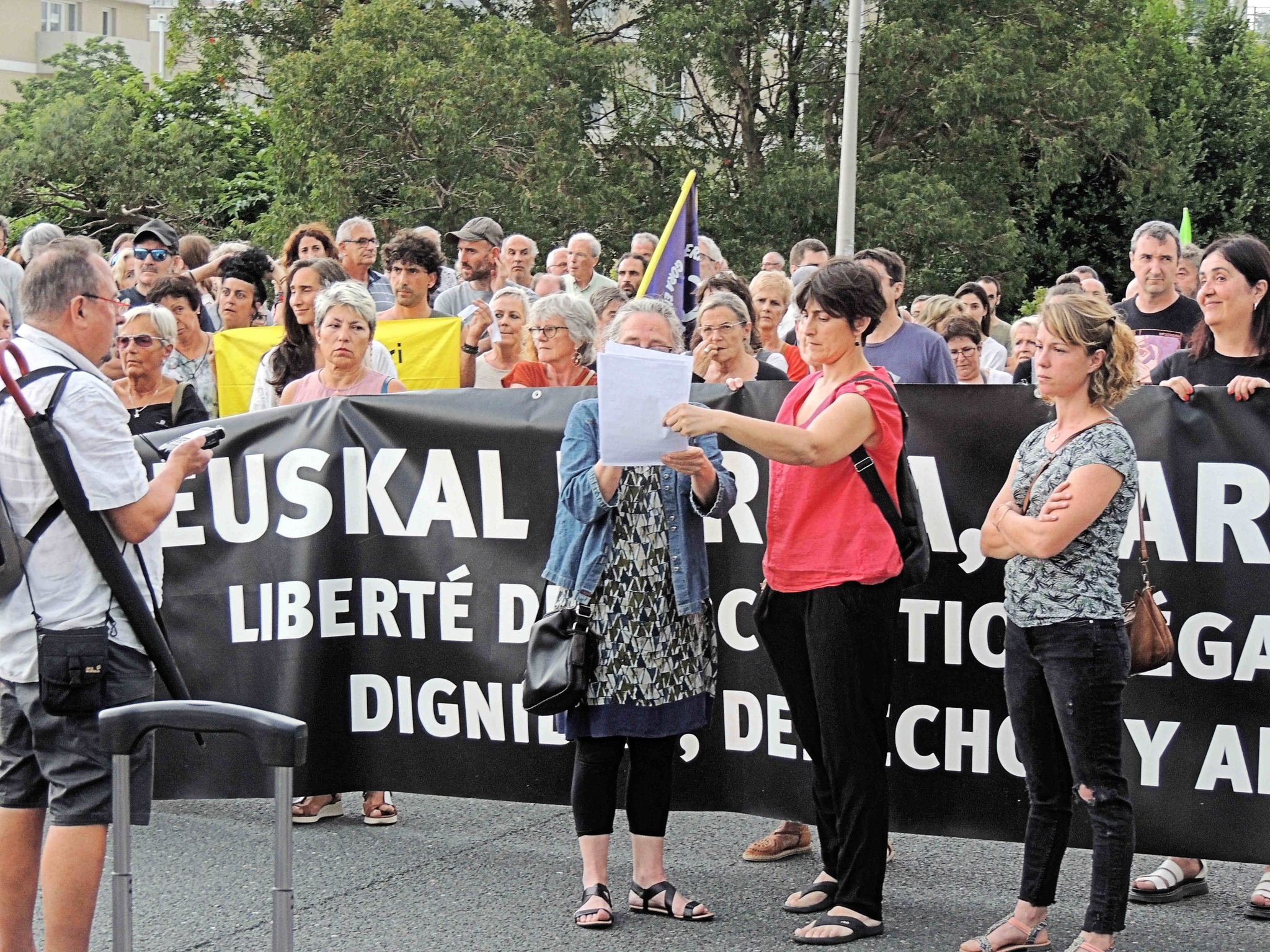  rassemblement de protestation suite à la fermeture du pont Hendaye juillet 2023