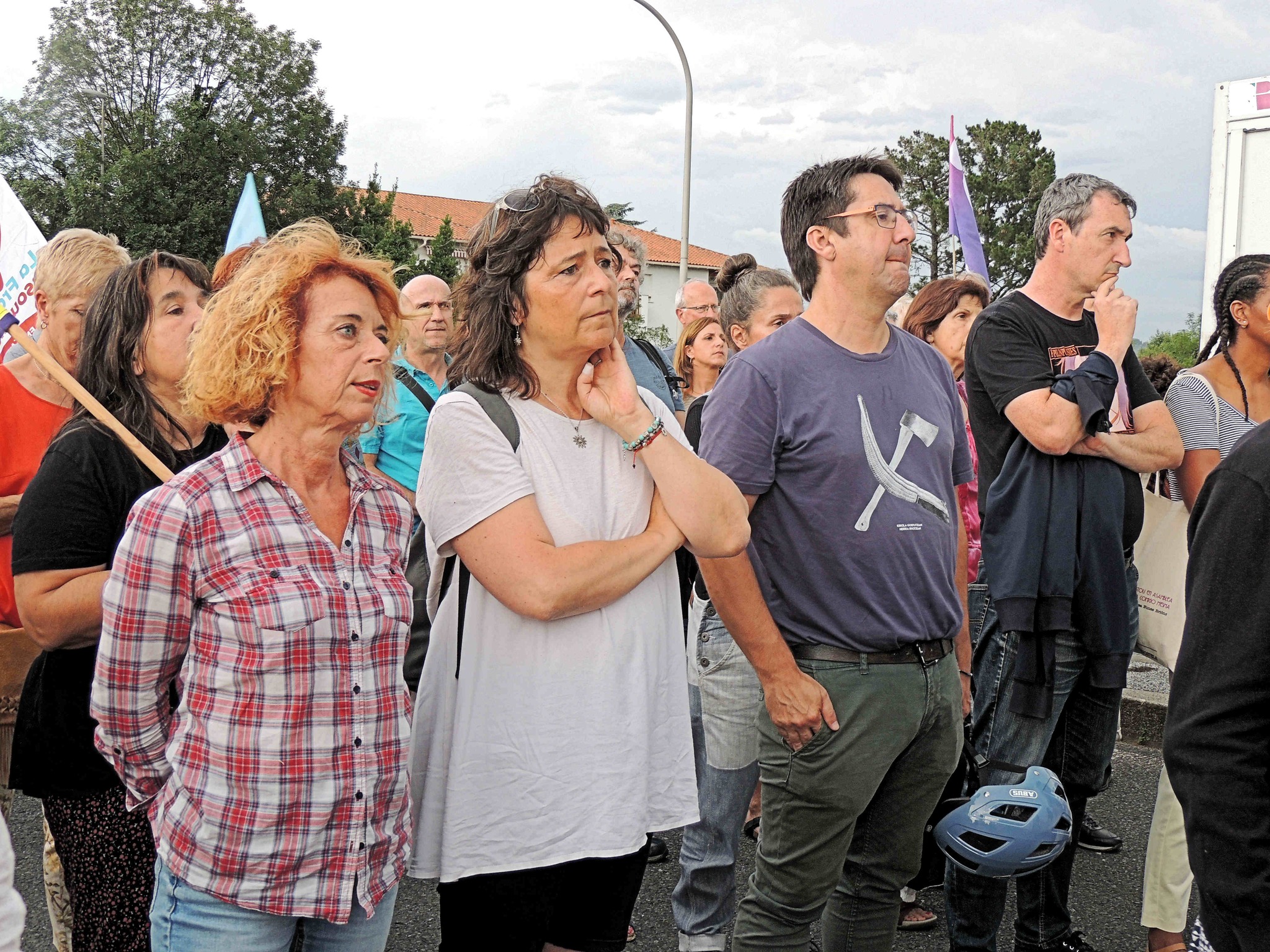  rassemblement de protestation suite à la fermeture du pont Hendaye juillet 2023