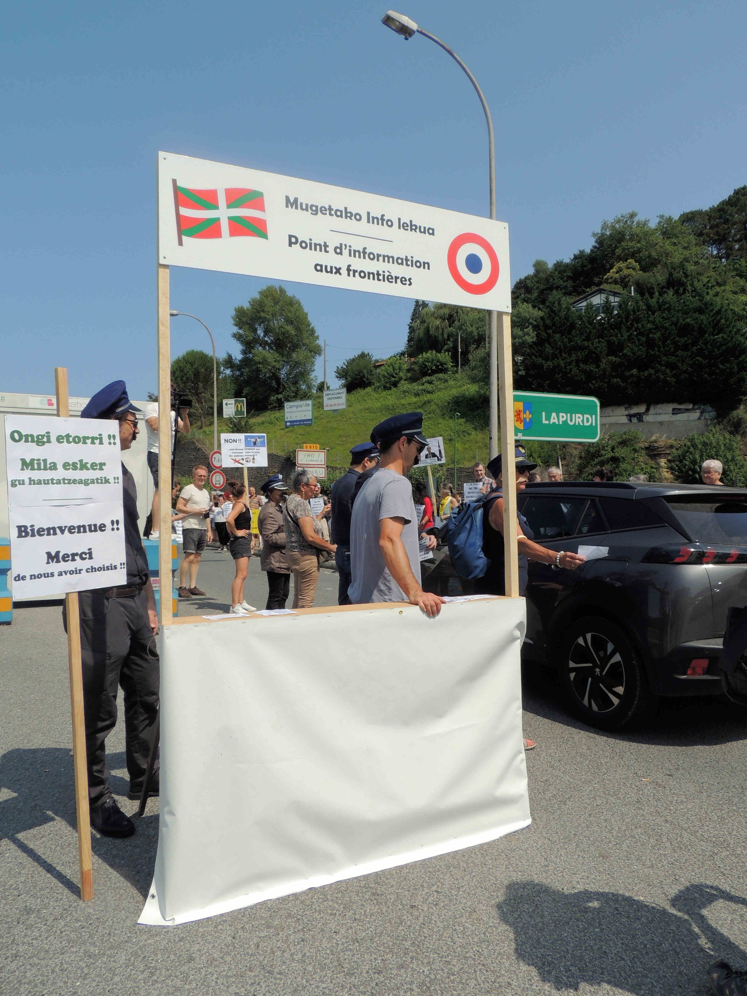  rassemblement de soutien aux migrants le 22 juillet 2023
